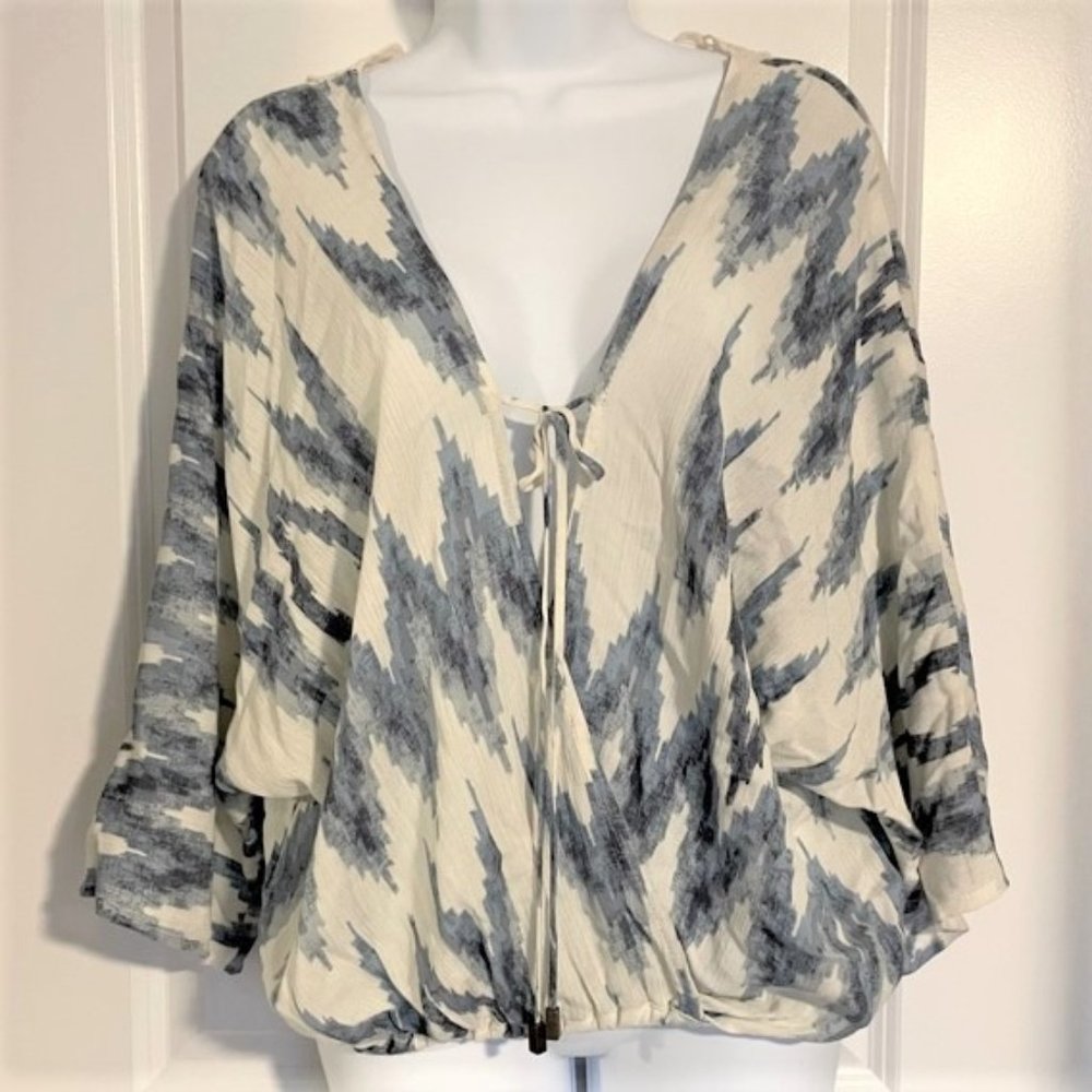 Love Stitch Blue & White Kimono Sleeve Blouse